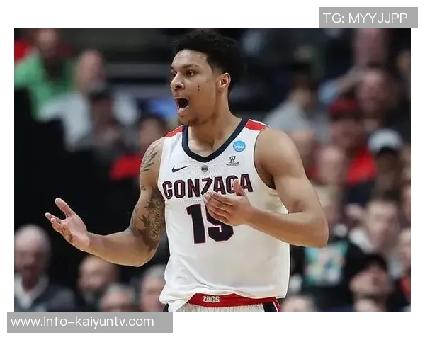 布兰登克拉克赛季首秀表现回顾6分3板1助1断5犯规引发关注